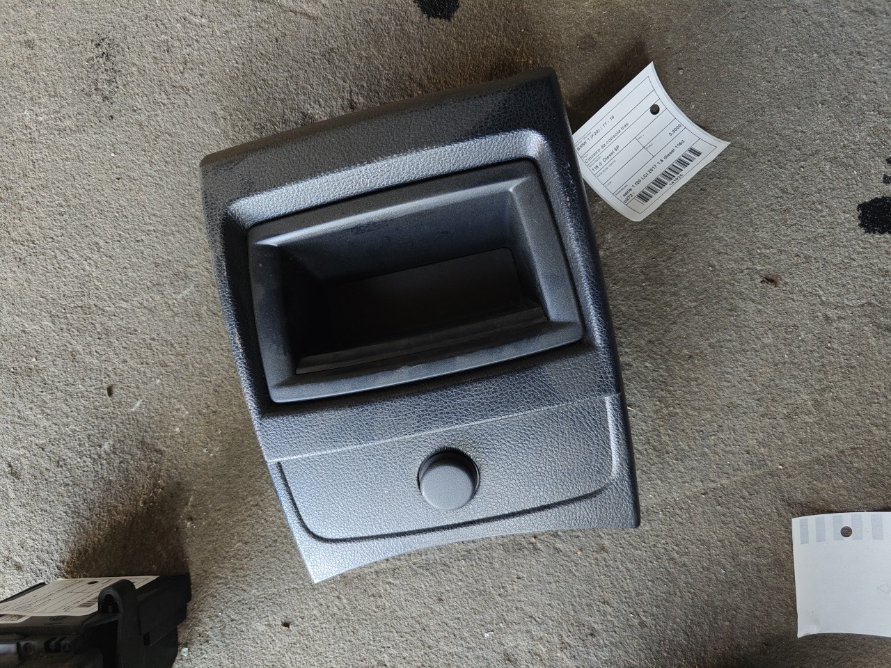 Cinzeiro da consola tras BMW 1 (F20) | 11 - 19