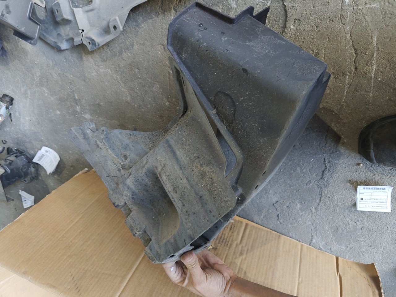 Blindagem / Resguardo de plastico cobertura pequen TOYOTA AURIS (_E18_) | 12 - 18 Imagem-3 Blindagem / Resguardo de plastico cobertura pequen TOYOTA AURIS (_E18_) | 12 - 18 Imagem-3