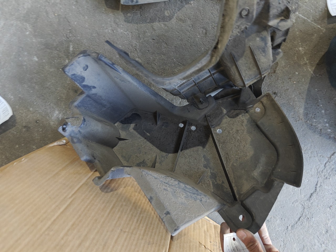 Blindagem / Resguardo de plastico cobertura pequen TOYOTA AURIS (_E18_) | 12 - 18 Imagem-1 Blindagem / Resguardo de plastico cobertura pequen TOYOTA AURIS (_E18_) | 12 - 18 Imagem-1