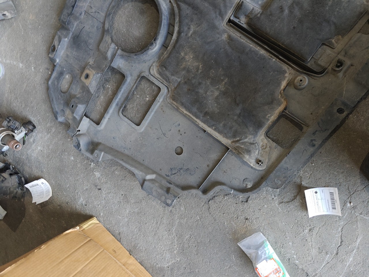 Blindagem / Resguardo de plastico cobertura pequen TOYOTA AURIS (_E18_) | 12 - 18 Imagem-1 Blindagem / Resguardo de plastico cobertura pequen TOYOTA AURIS (_E18_) | 12 - 18 Imagem-1