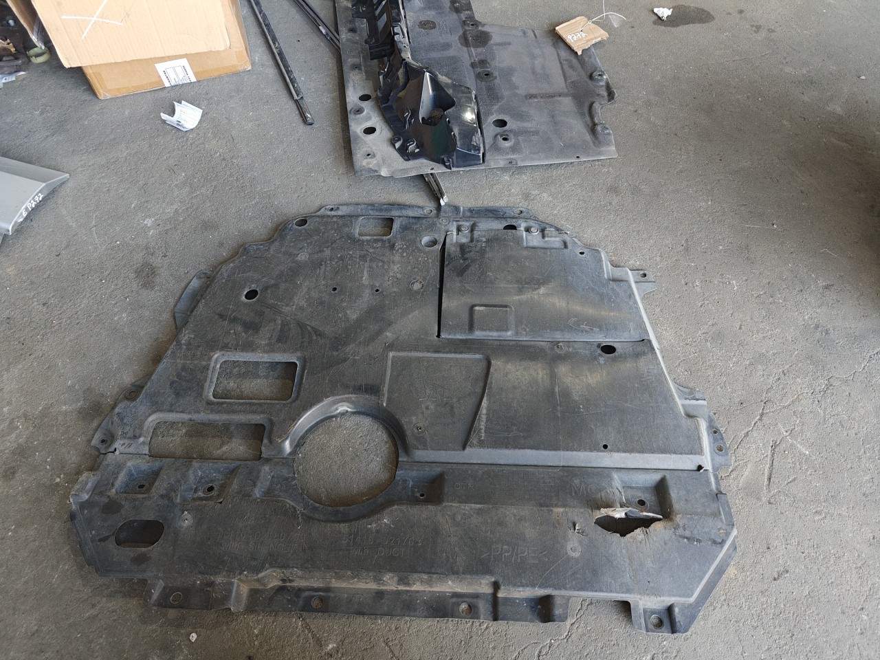 Blindagem / Resguardo de plastico cobertura pequen TOYOTA AURIS (_E18_) | 12 - 18 Imagem-7 Blindagem / Resguardo de plastico cobertura pequen TOYOTA AURIS (_E18_) | 12 - 18 Imagem-7