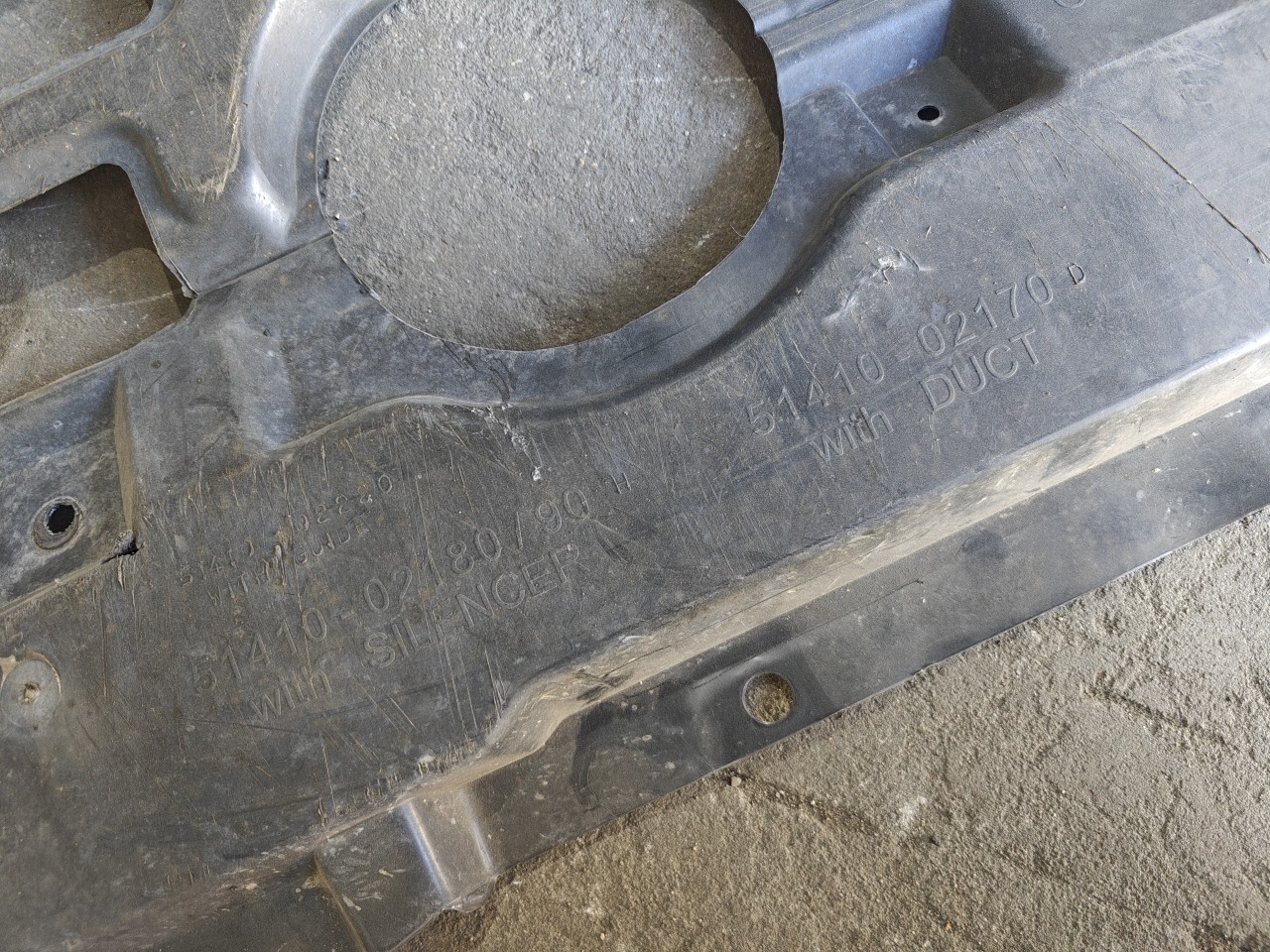 Blindagem / Resguardo de plastico cobertura pequen TOYOTA AURIS (_E18_) | 12 - 18 Imagem-8 Blindagem / Resguardo de plastico cobertura pequen TOYOTA AURIS (_E18_) | 12 - 18 Imagem-8