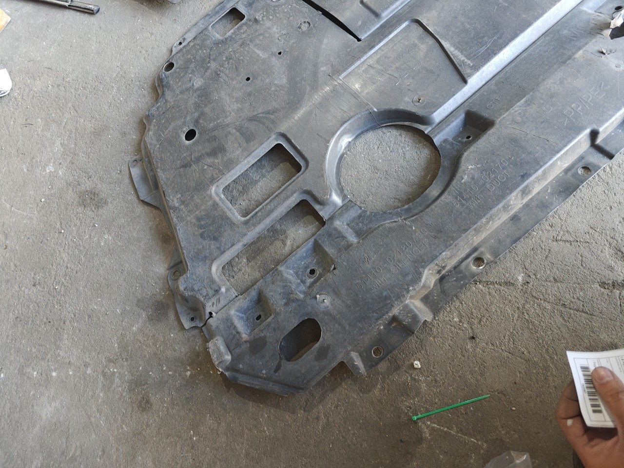 Blindagem / Resguardo de plastico cobertura pequen TOYOTA AURIS (_E18_) | 12 - 18 Imagem-11 Blindagem / Resguardo de plastico cobertura pequen TOYOTA AURIS (_E18_) | 12 - 18 Imagem-11