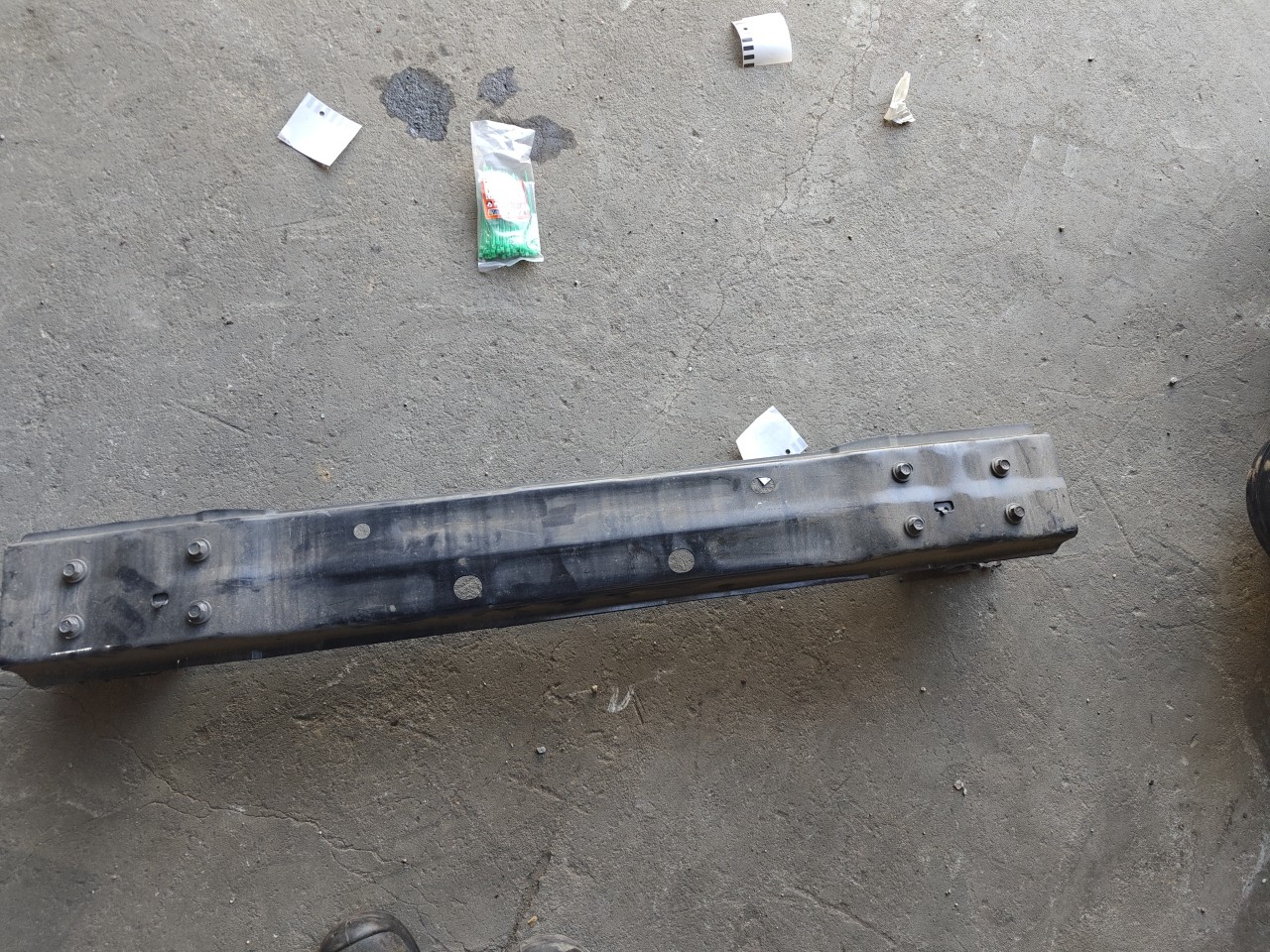Reforço do Parachoques de Tras / traseiro TOYOTA AURIS (_E18_) | 12 - 18