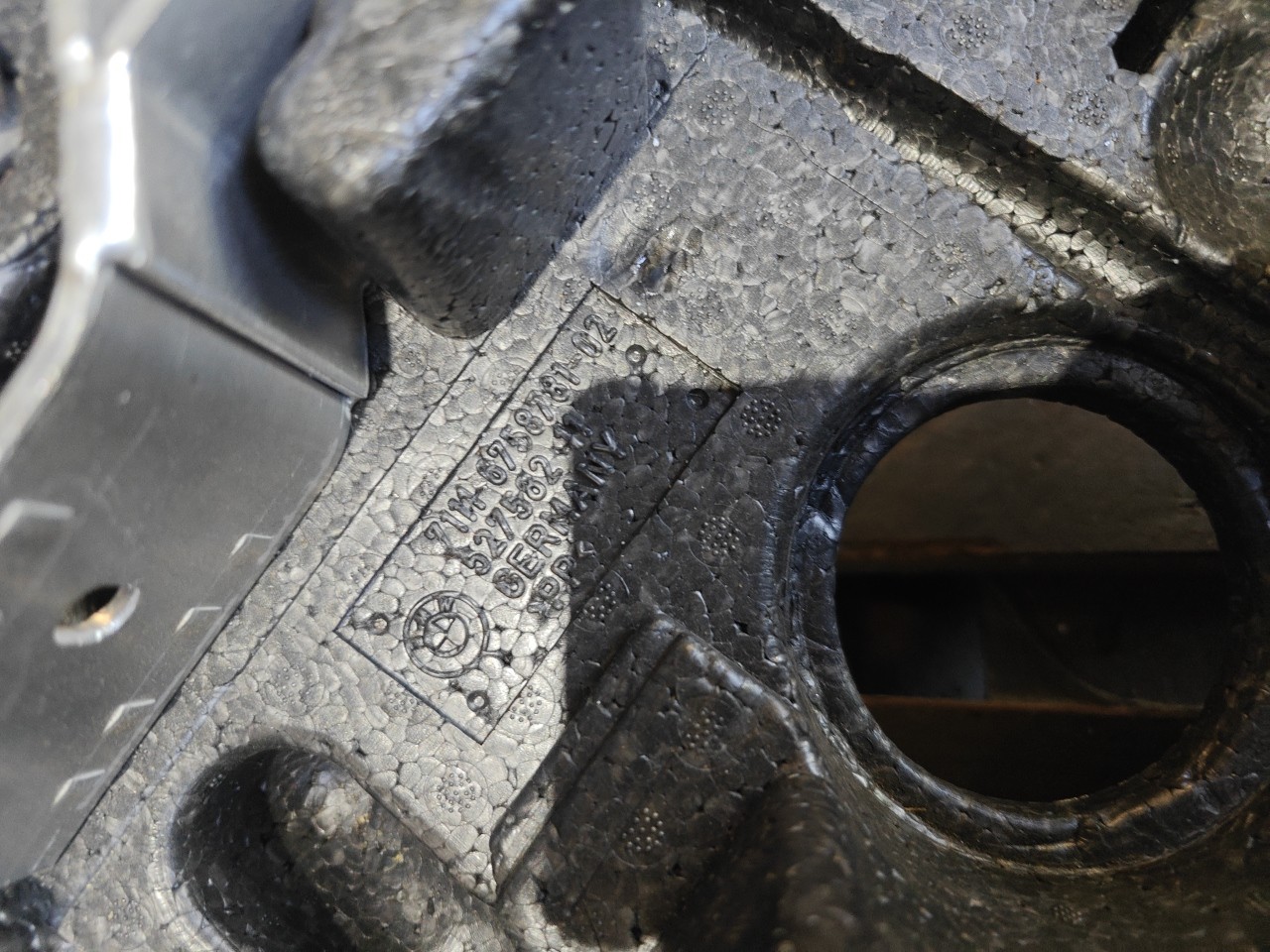 Macaco de elevação do carro BMW 5 (E60) | 01 - 10 Imagem-1 Macaco de elevação do carro BMW 5 (E60) | 01 - 10 Imagem-1