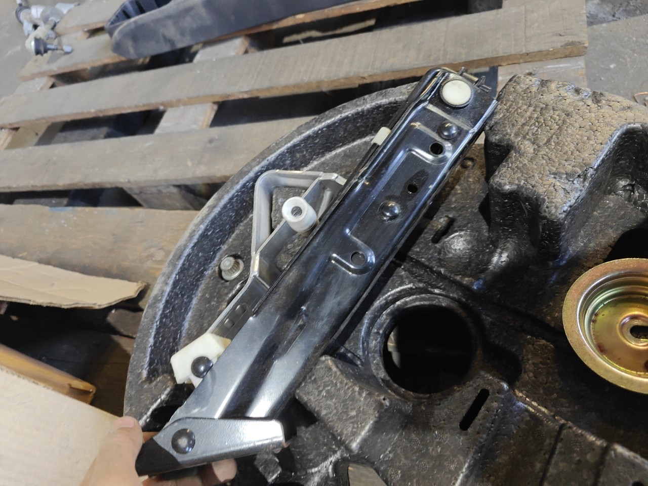 Macaco de elevação do carro BMW 5 (E60) | 01 - 10 Imagem-2 Macaco de elevação do carro BMW 5 (E60) | 01 - 10 Imagem-2