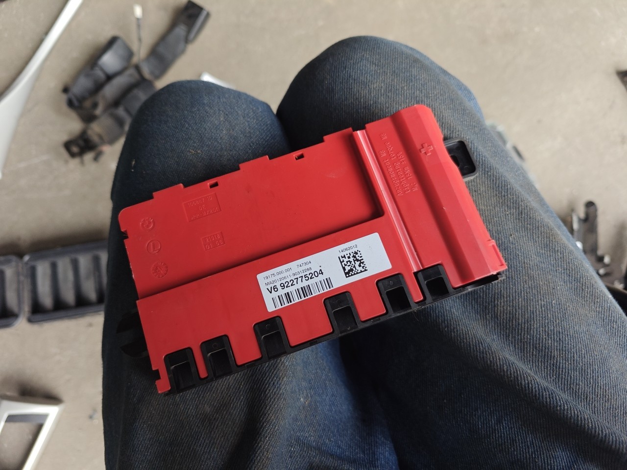 Distribuidor de Bateria BMW 1 (F20) | 11 - 19