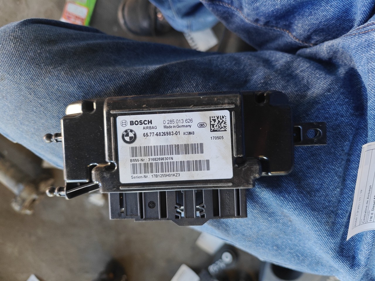 Airbag Module BMW 1 (F20) | 11 - 19