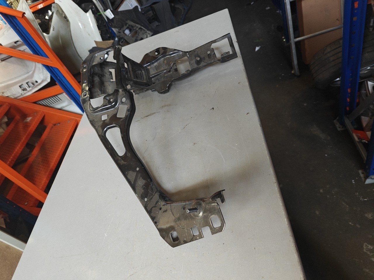 Suporte Do Farol Direito BMW 1 (F40) | 19 - 