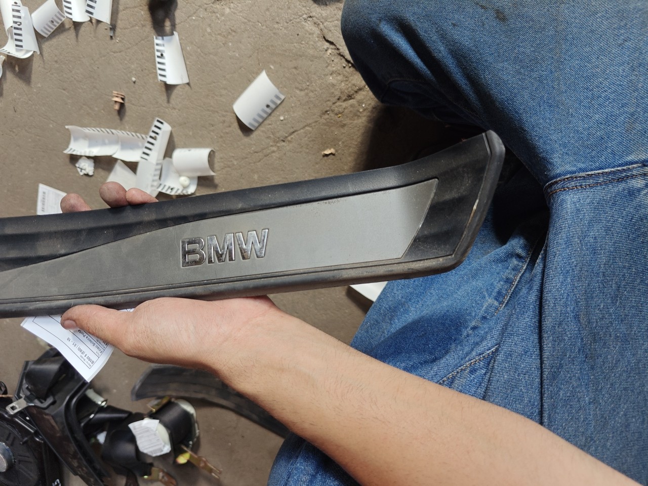 Friso Soleira Porta Tras Direita BMW 5 (E60) | 01 - 10 Imagem-2 Friso Soleira Porta Tras Direita BMW 5 (E60) | 01 - 10 Imagem-2