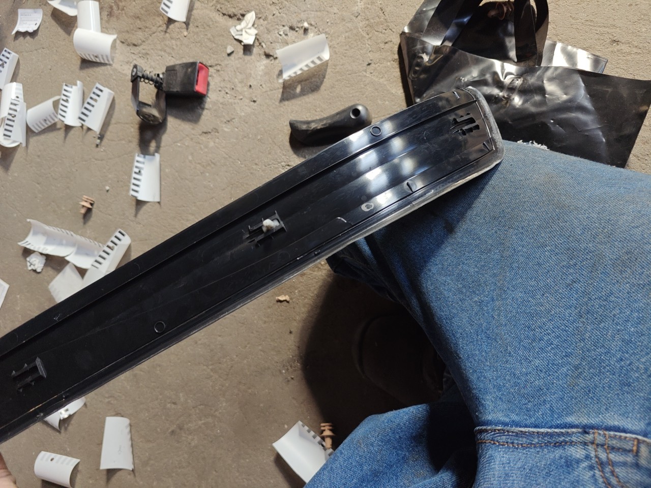 Friso Soleira Porta Frente Direita BMW 5 (E60) | 01 - 10 Imagem-4 Friso Soleira Porta Frente Direita BMW 5 (E60) | 01 - 10 Imagem-4