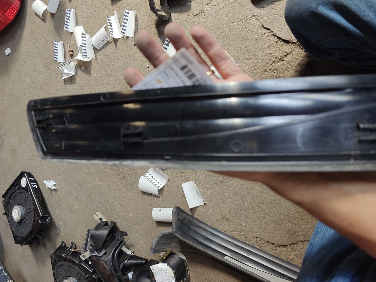 Friso Soleira Porta Tras Esquerda BMW 5 (E60) | 01 - 10 Imagem-3 Friso Soleira Porta Tras Esquerda BMW 5 (E60) | 01 - 10 Imagem-3