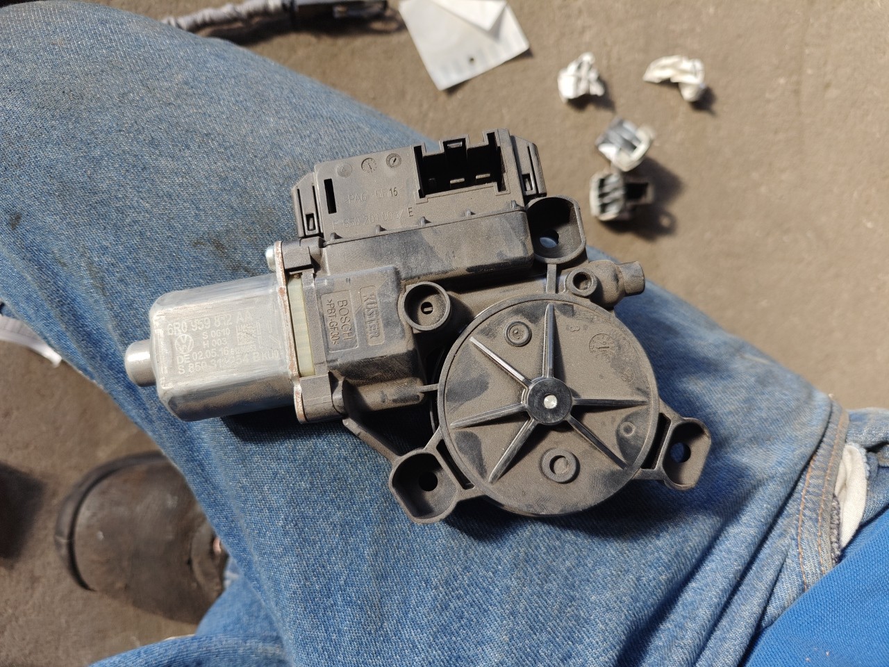 Motor do Elevador de Vidro Tras Direito VOLKSWAGEN POLO (6R1, 6C1) | 09 - 