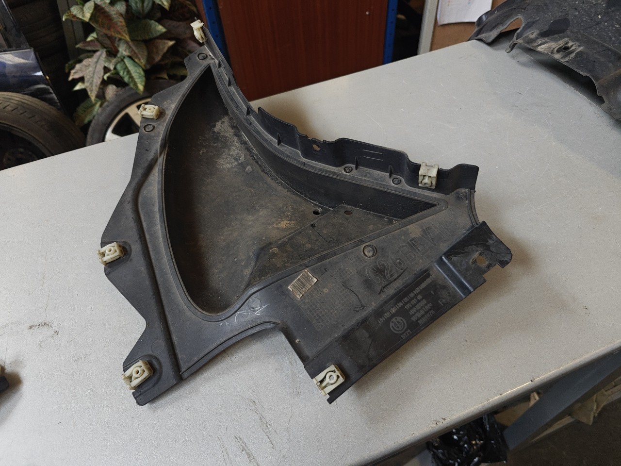 Triangulo da Cava de Roda Frente Direita BMW 4 Gran Coupe i4 G26 2020 -
