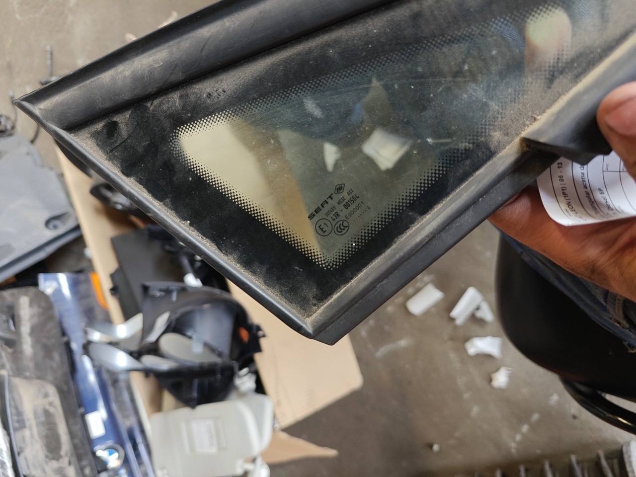 Vidro Triangular acima do Guarda Lamas Direito SEAT LEON (1P1) | 05 - 13 Imagem-1