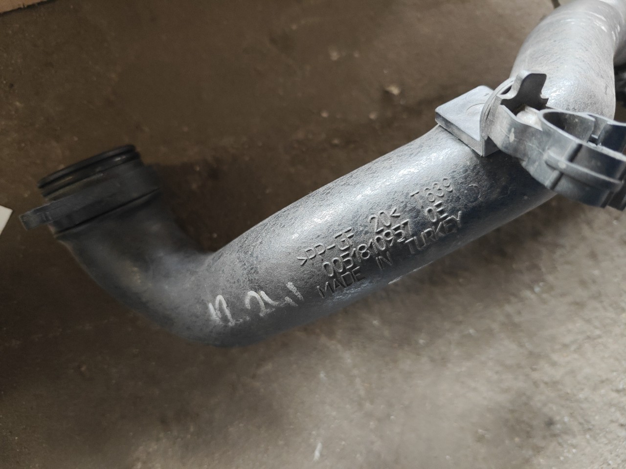 Tubo do Intercooler FIAT DOBLO Camião de plataforma/chassis (263_) | 10 -  Imagem-1 Tubo do Intercooler FIAT DOBLO Camião de plataforma/chassis (263_) | 10 -  Imagem-1