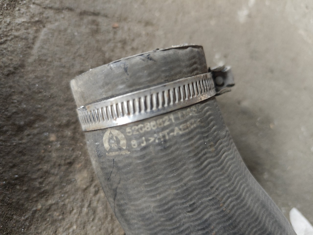 Tubo do Intercooler FIAT DOBLO Camião de plataforma/chassis (263_) | 10 -  Imagem-1 Tubo do Intercooler FIAT DOBLO Camião de plataforma/chassis (263_) | 10 -  Imagem-1