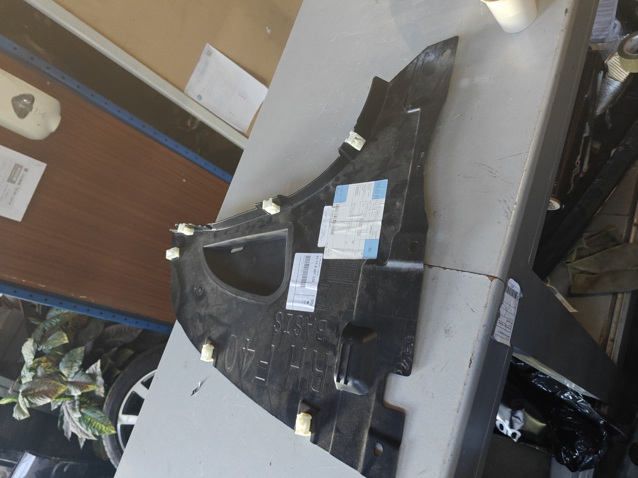 Triangulo da Cava de Roda Frente Direita BMW 1 (F40) | 19 - 