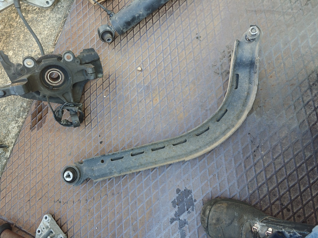 Braço de Suspensao Traseiro FIAT DOBLO Camião de plataforma/chassis (263_) | 10 -  Imagem-0 Braço de Suspensao Traseiro FIAT DOBLO Camião de plataforma/chassis (263_) | 10 -  Imagem-0