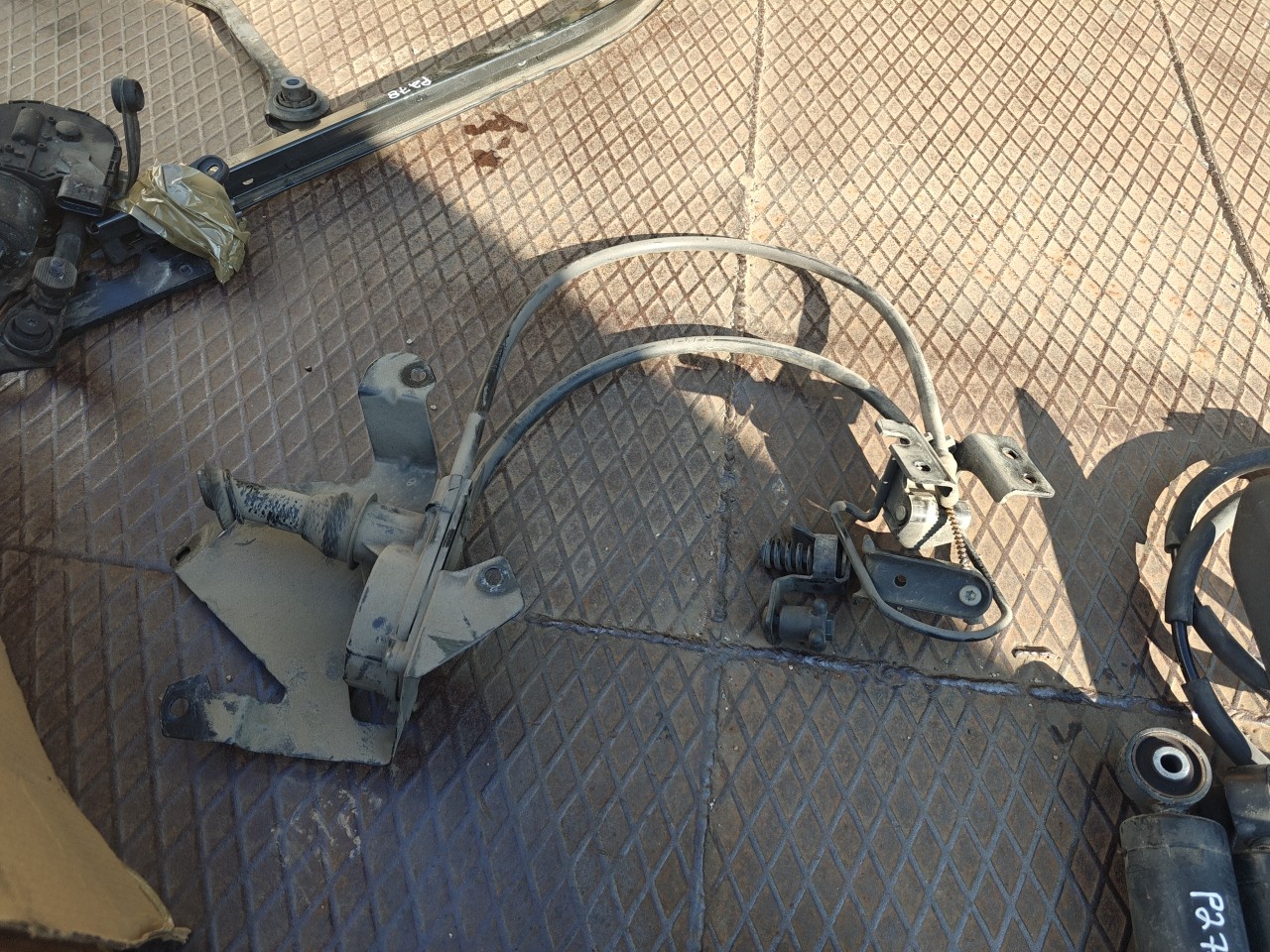 Mecanismo / Elevador do Pneu Suplente FIAT DOBLO Camião de plataforma/chassis (263_) | 10 -  Imagem-0 Mecanismo / Elevador do Pneu Suplente FIAT DOBLO Camião de plataforma/chassis (263_) | 10 -  Imagem-0