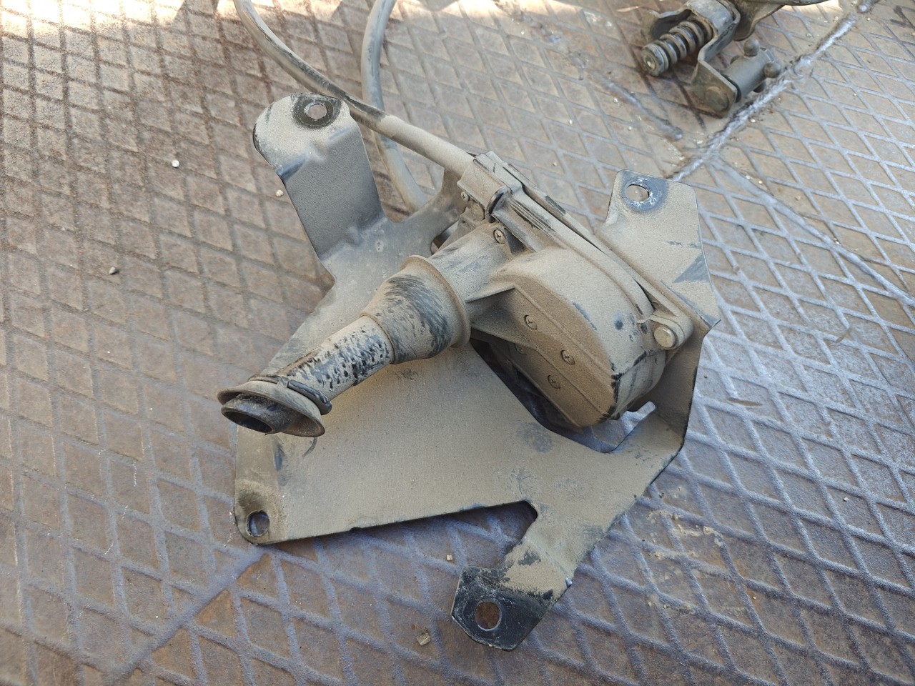 Mecanismo / Elevador do Pneu Suplente FIAT DOBLO Camião de plataforma/chassis (263_) | 10 -  Imagem-1 Mecanismo / Elevador do Pneu Suplente FIAT DOBLO Camião de plataforma/chassis (263_) | 10 -  Imagem-1