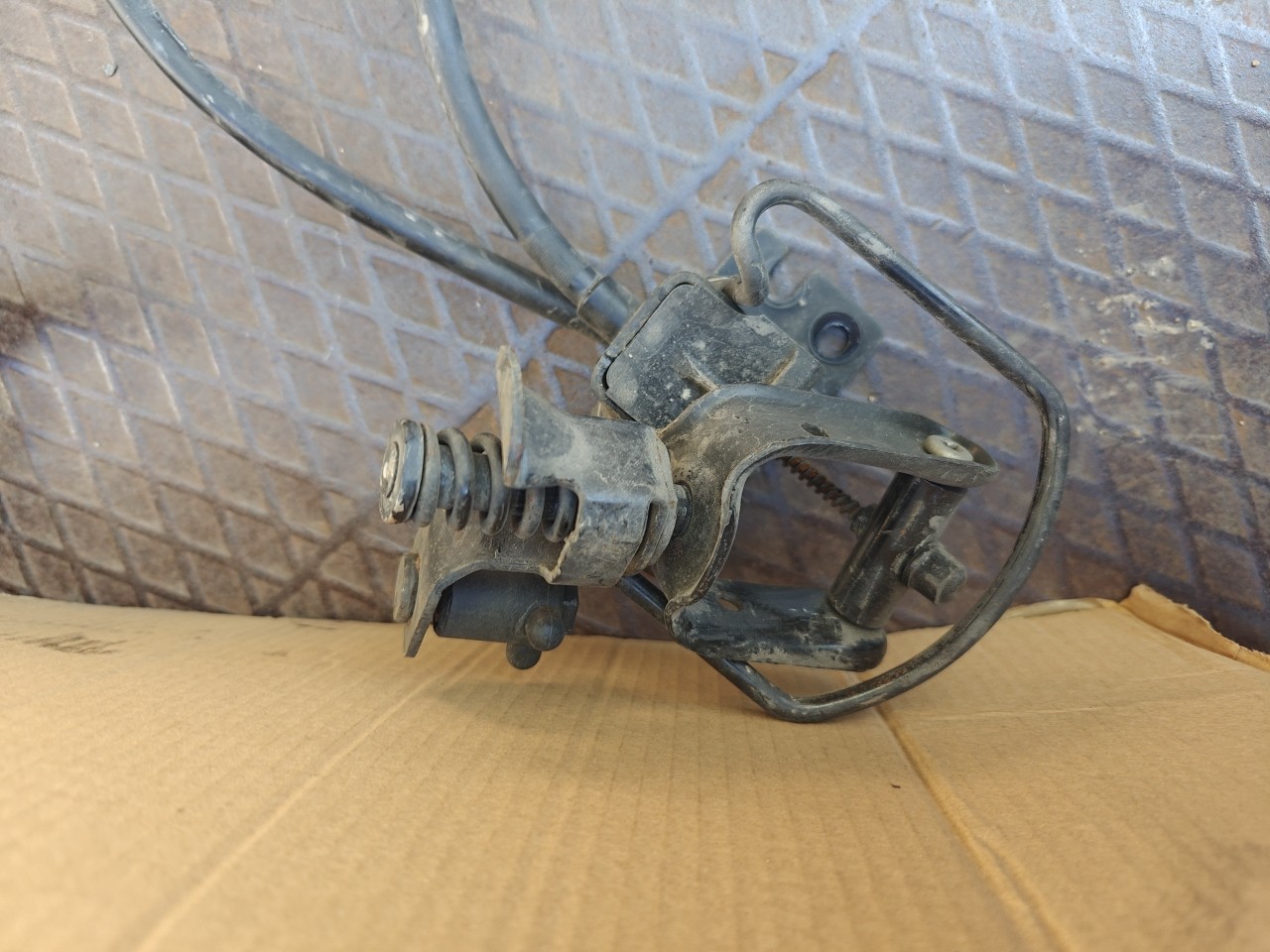 Mecanismo / Elevador do Pneu Suplente FIAT DOBLO Camião de plataforma/chassis (263_) | 10 -  Imagem-6 Mecanismo / Elevador do Pneu Suplente FIAT DOBLO Camião de plataforma/chassis (263_) | 10 -  Imagem-6