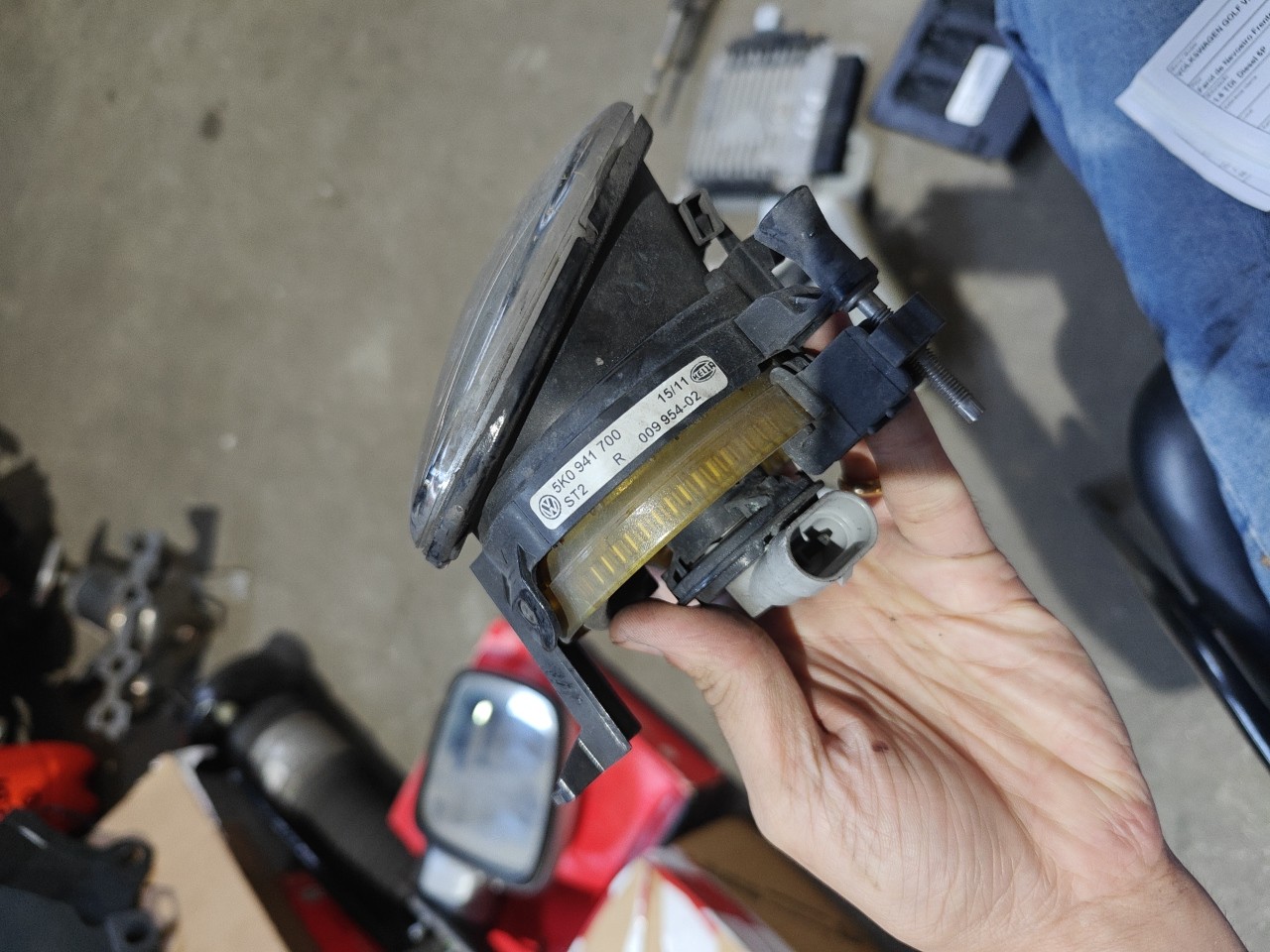 Farol de Nevoeiro Frente Direito VOLKSWAGEN GOLF VI (5K1) | 08 - 14 Imagem-3 Farol de Nevoeiro Frente Direito VOLKSWAGEN GOLF VI (5K1) | 08 - 14 Imagem-3