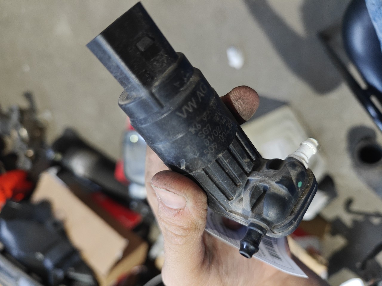 Motor do deposito de agua do Limpa Vidros VOLKSWAGEN GOLF VI (5K1) | 08 - 14 Imagem-1