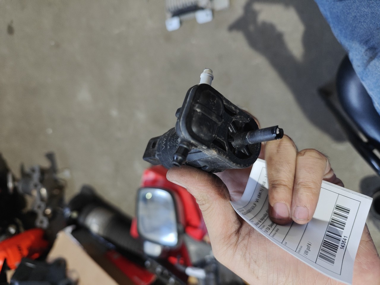 Motor do deposito de agua do Limpa Vidros VOLKSWAGEN GOLF VI (5K1) | 08 - 14 Imagem-2