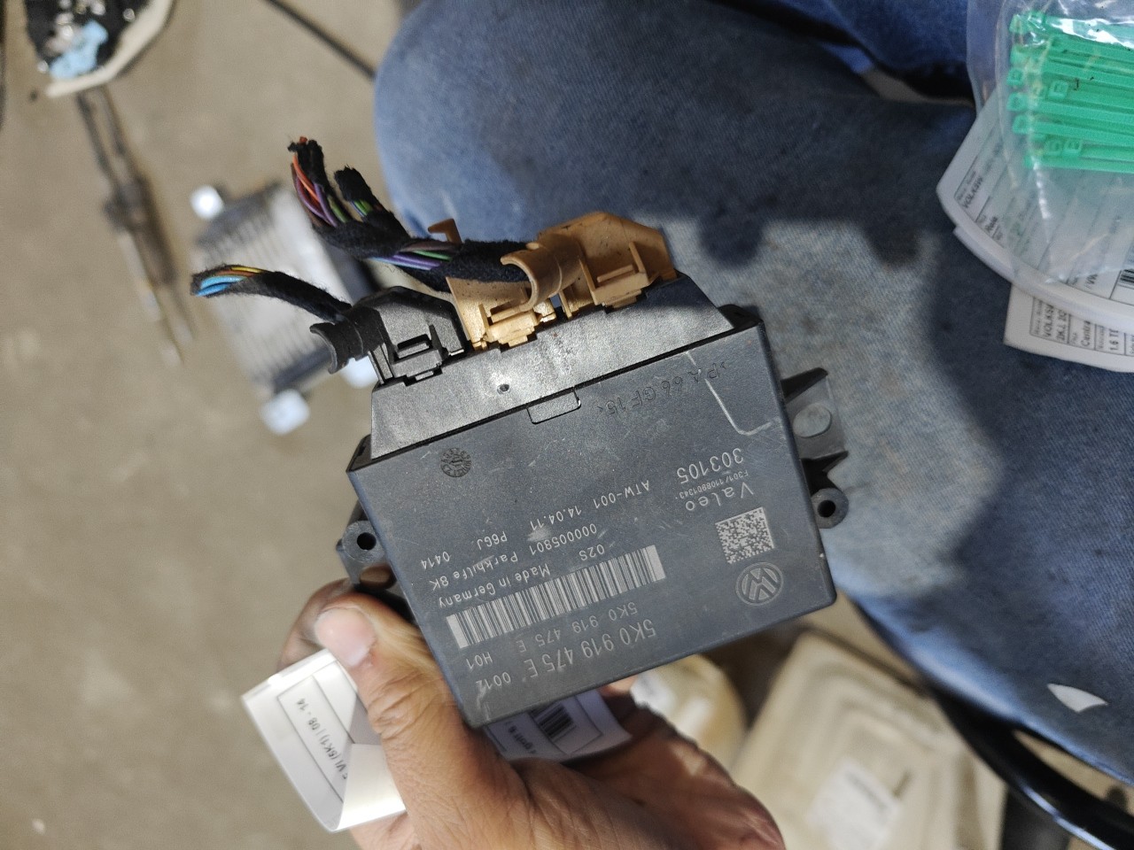 Modulo Eletrico VOLKSWAGEN GOLF VI (5K1) | 08 - 14 Imagem-2 Modulo Eletrico VOLKSWAGEN GOLF VI (5K1) | 08 - 14 Imagem-2