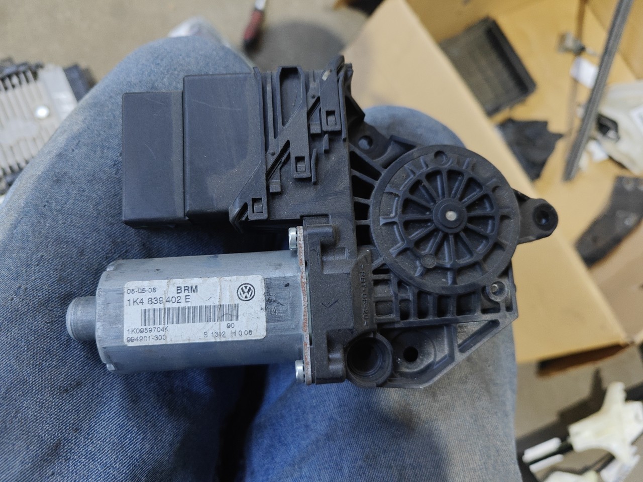 Motor do Elevador de Vidro Tras Direito VOLKSWAGEN GOLF V (1K1) | 03 - 09