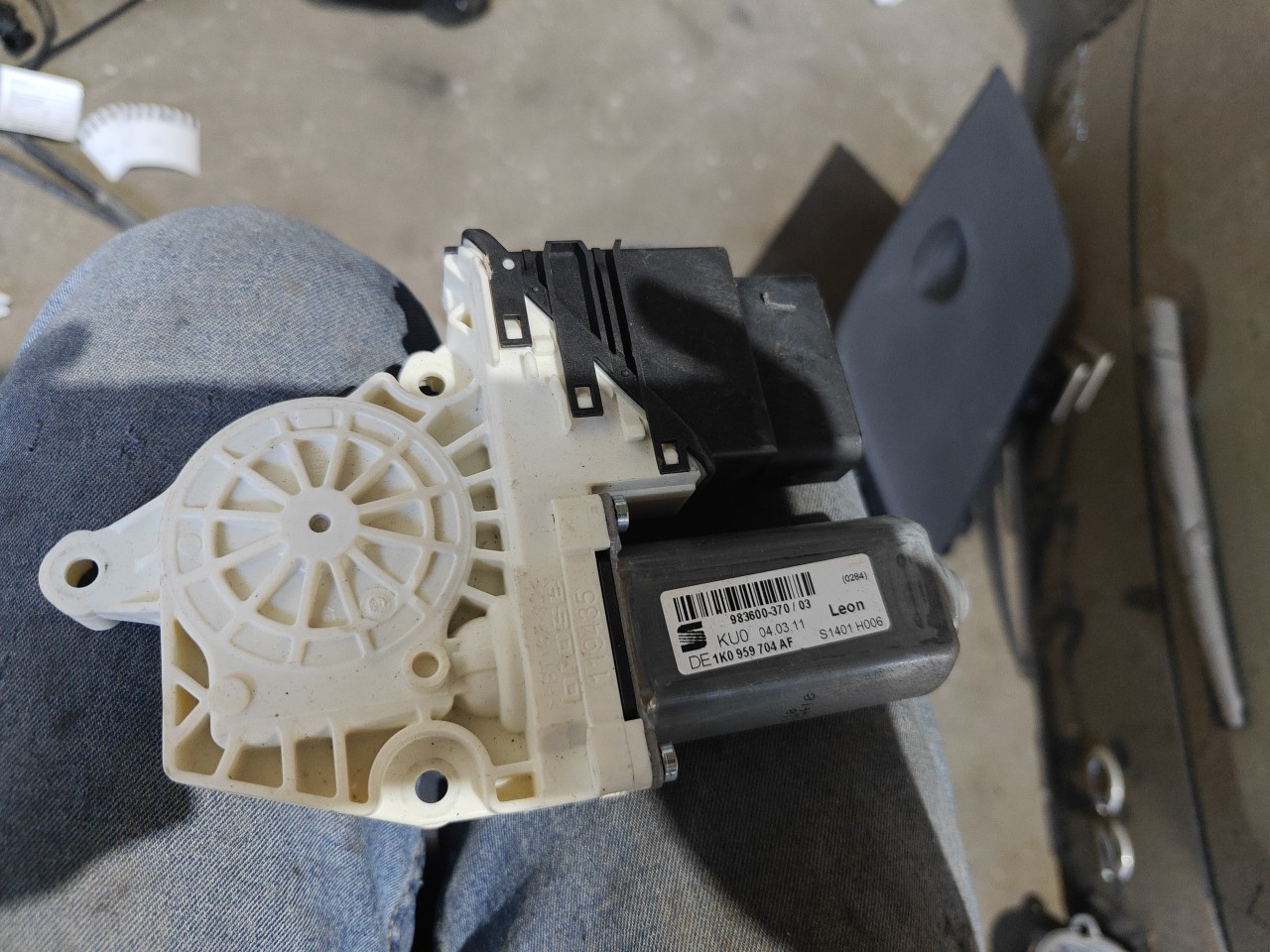 Motor do Elevador de Vidro Tras Direito SEAT LEON (1P1) | 05 - 13