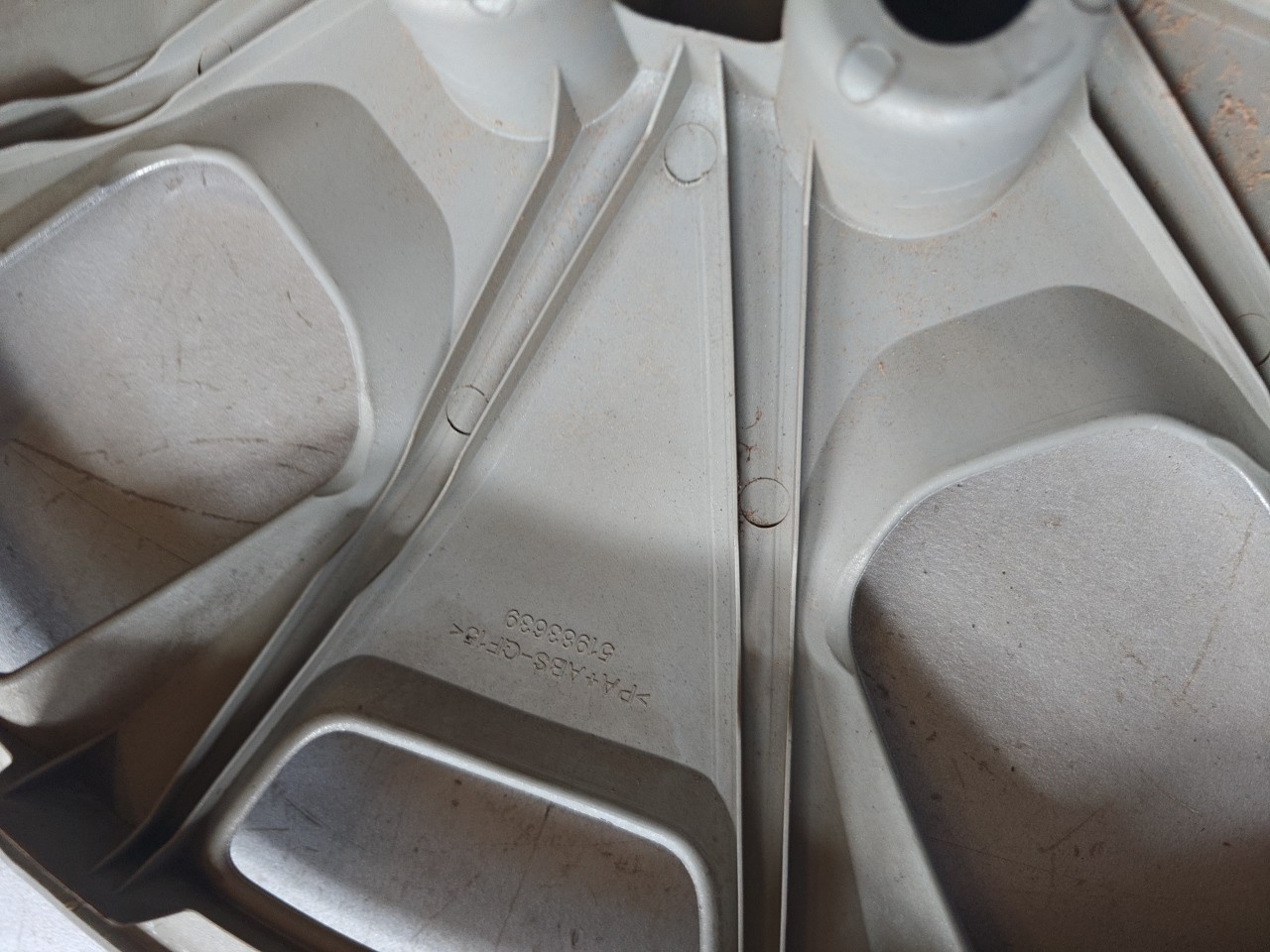 Tampão da Jante / tampa grande da roda FIAT DOBLO Camião de plataforma/chassis (263_) | 10 -  Imagem-4 Tampão da Jante / tampa grande da roda FIAT DOBLO Camião de plataforma/chassis (263_) | 10 -  Imagem-4