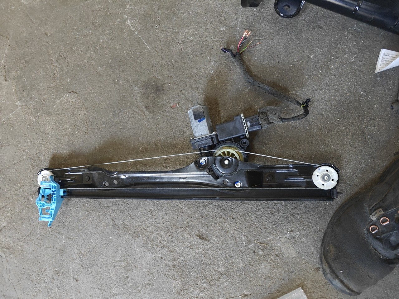 Elevador de Vidro Frente Direito FIAT DOBLO Camião de plataforma/chassis (263_) | 10 -  Imagem-3 Elevador de Vidro Frente Direito FIAT DOBLO Camião de plataforma/chassis (263_) | 10 -  Imagem-3