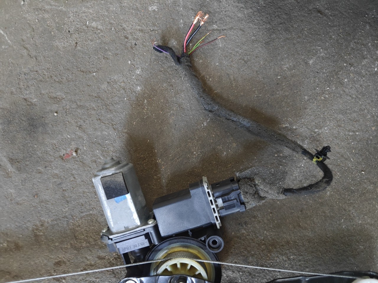 Elevador de Vidro Frente Direito FIAT DOBLO Camião de plataforma/chassis (263_) | 10 -  Imagem-4 Elevador de Vidro Frente Direito FIAT DOBLO Camião de plataforma/chassis (263_) | 10 -  Imagem-4