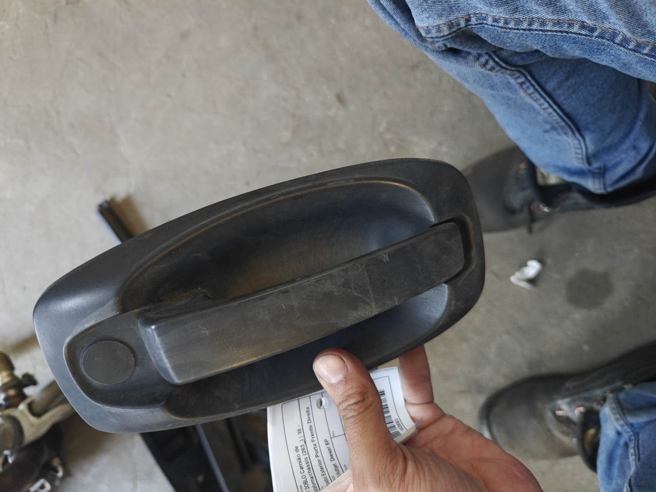 Puxador Exterior Porta Frente Direita FIAT DOBLO Camião de plataforma/chassis (263_) | 10 -  Imagem-1 Puxador Exterior Porta Frente Direita FIAT DOBLO Camião de plataforma/chassis (263_) | 10 -  Imagem-1