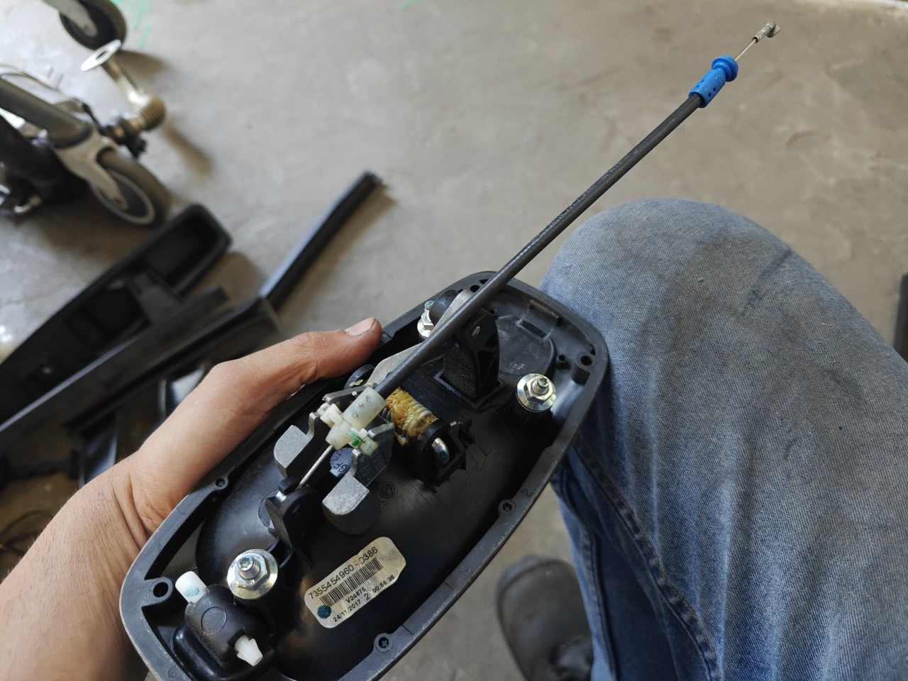 Puxador Exterior Porta Frente Direita FIAT DOBLO Camião de plataforma/chassis (263_) | 10 -  Imagem-2 Puxador Exterior Porta Frente Direita FIAT DOBLO Camião de plataforma/chassis (263_) | 10 -  Imagem-2