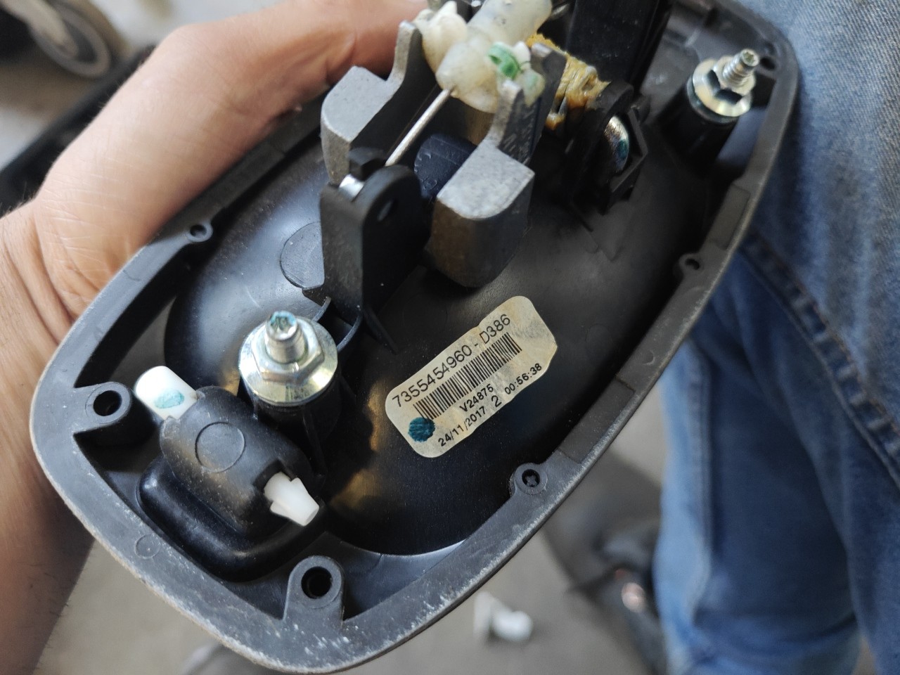 Puxador Exterior Porta Frente Direita FIAT DOBLO Camião de plataforma/chassis (263_) | 10 -  Imagem-3 Puxador Exterior Porta Frente Direita FIAT DOBLO Camião de plataforma/chassis (263_) | 10 -  Imagem-3