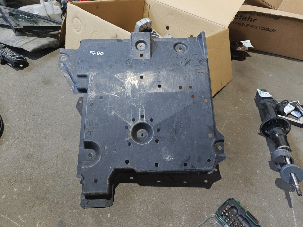 Blindagem Inferior da Carroçaria MAZDA CX-3 (DK) | 15 - 
