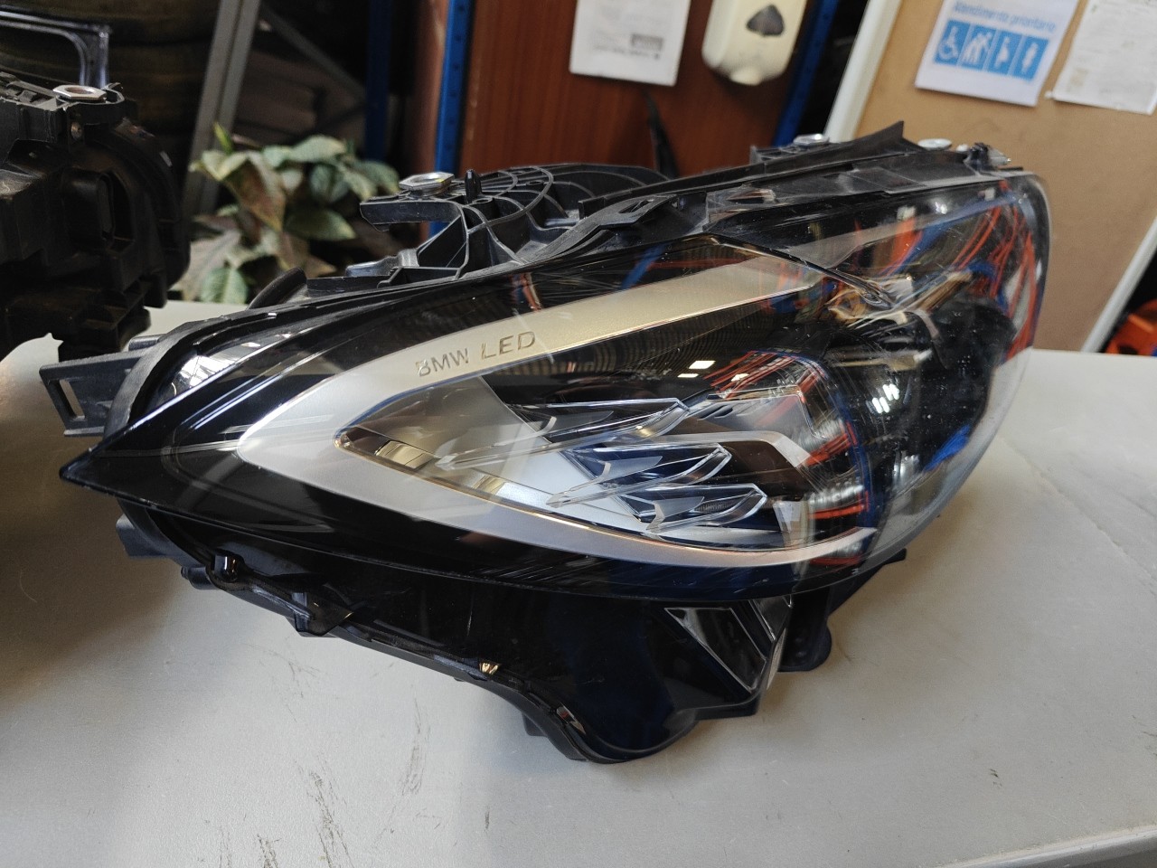 Farol Frente Direito / Otica Direita RENAULT Clio II (BB0/1/2_, CB0/1/2_) Imagem-1