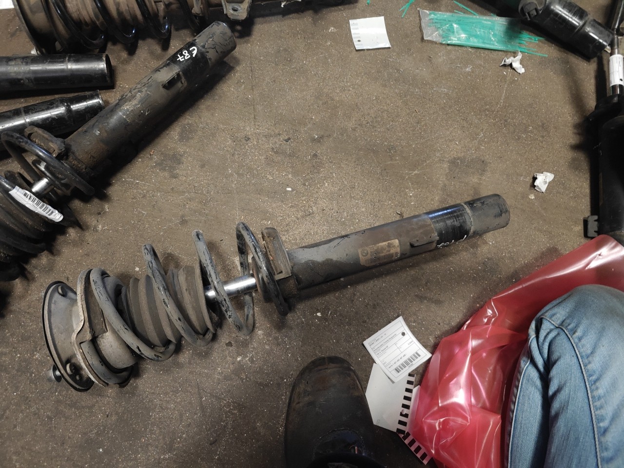 Amortecedor Frente Esquerdo BMW 1 (E87) | 03 - 13