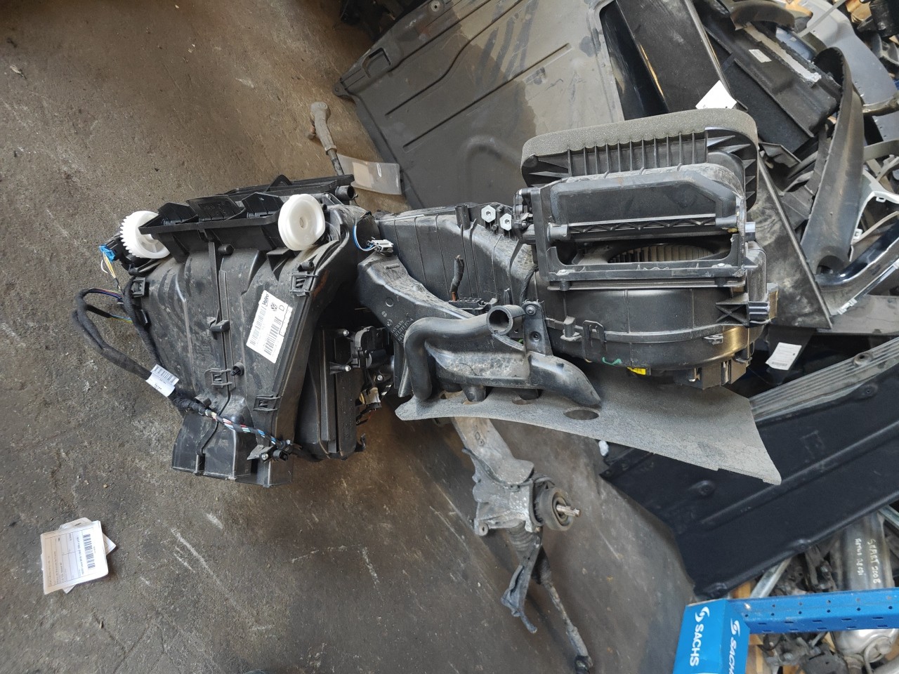 Carcaça da Chaufagem VOLKSWAGEN CADDY III Combi (2KB, 2KJ, 2CB, 2CJ) | 04 - 15
