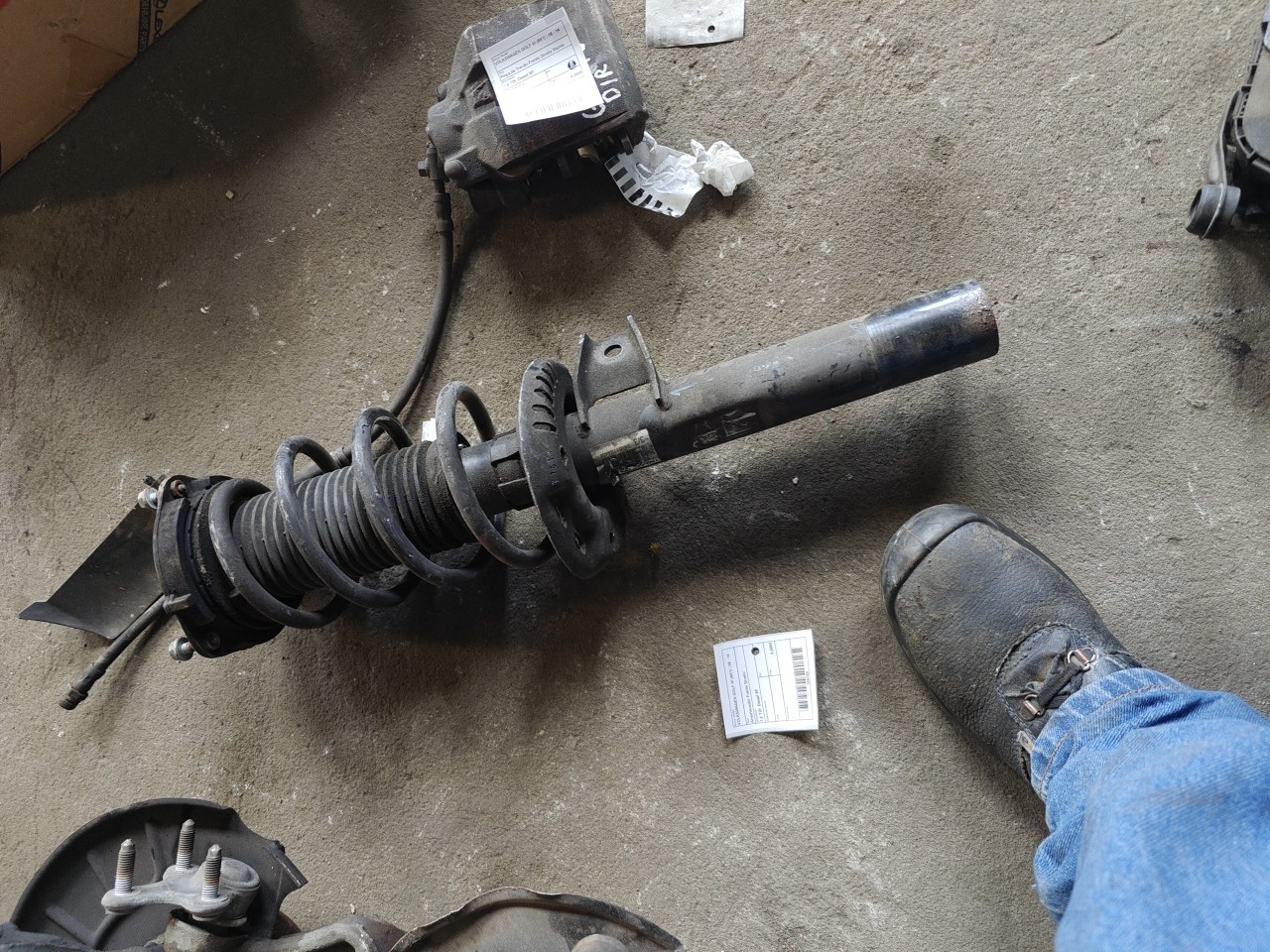 Amortecedor Frente Direito VOLKSWAGEN GOLF VI (5K1) | 08 - 14 Imagem-0 Amortecedor Frente Direito VOLKSWAGEN GOLF VI (5K1) | 08 - 14 Imagem-0