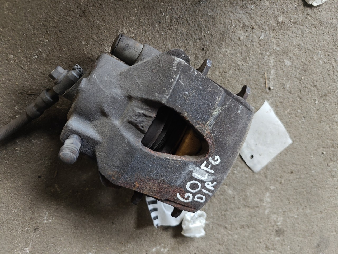 Pinça de Travão Frente Direita Maxila VOLKSWAGEN GOLF VI (5K1) | 08 - 14 Imagem-2 Pinça de Travão Frente Direita Maxila VOLKSWAGEN GOLF VI (5K1) | 08 - 14 Imagem-2