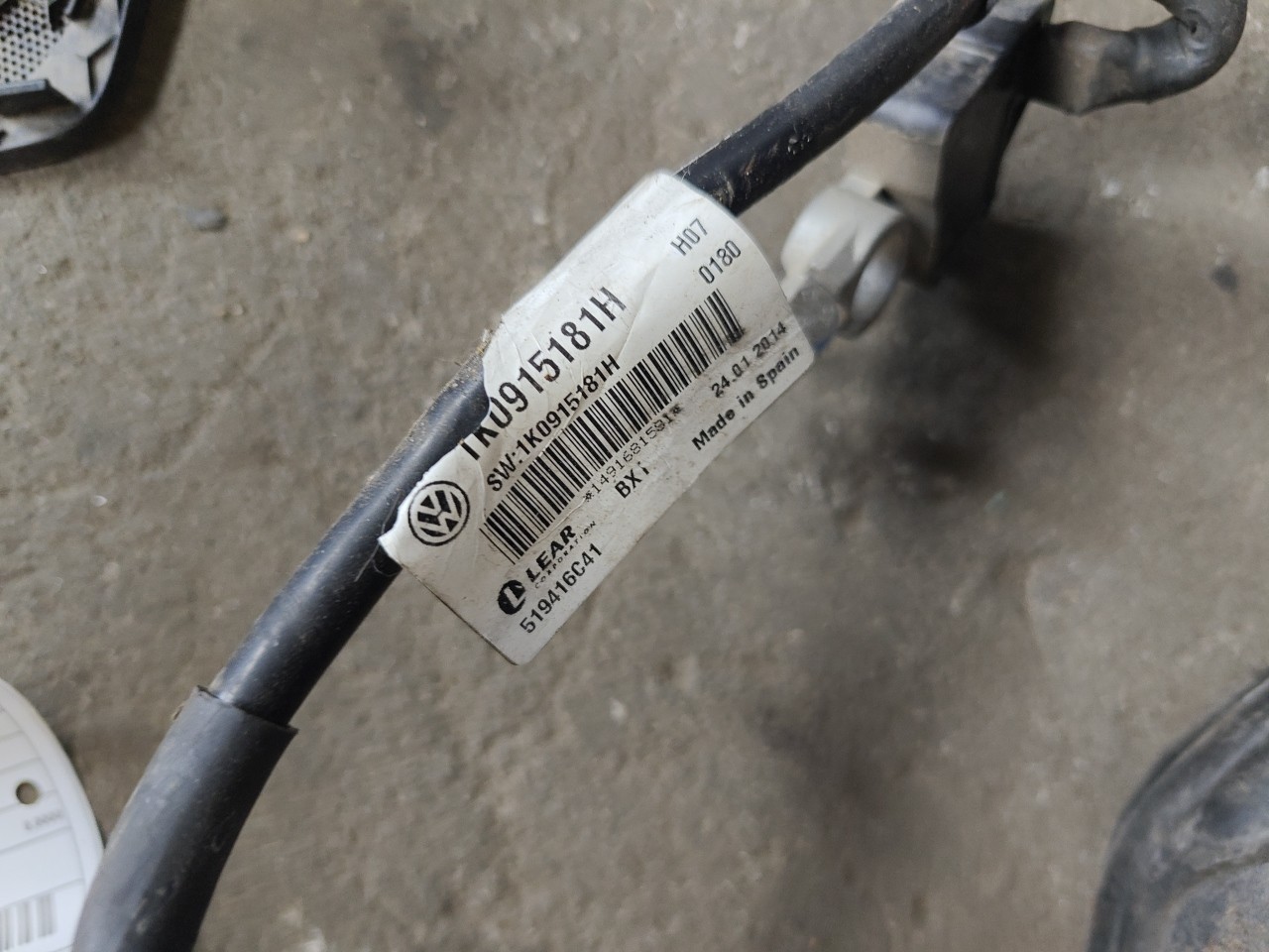 Cabo Negativo / Massa da Bateria VOLKSWAGEN GOLF VI (5K1) | 08 - 14 Imagem-1 Cabo Negativo / Massa da Bateria VOLKSWAGEN GOLF VI (5K1) | 08 - 14 Imagem-1