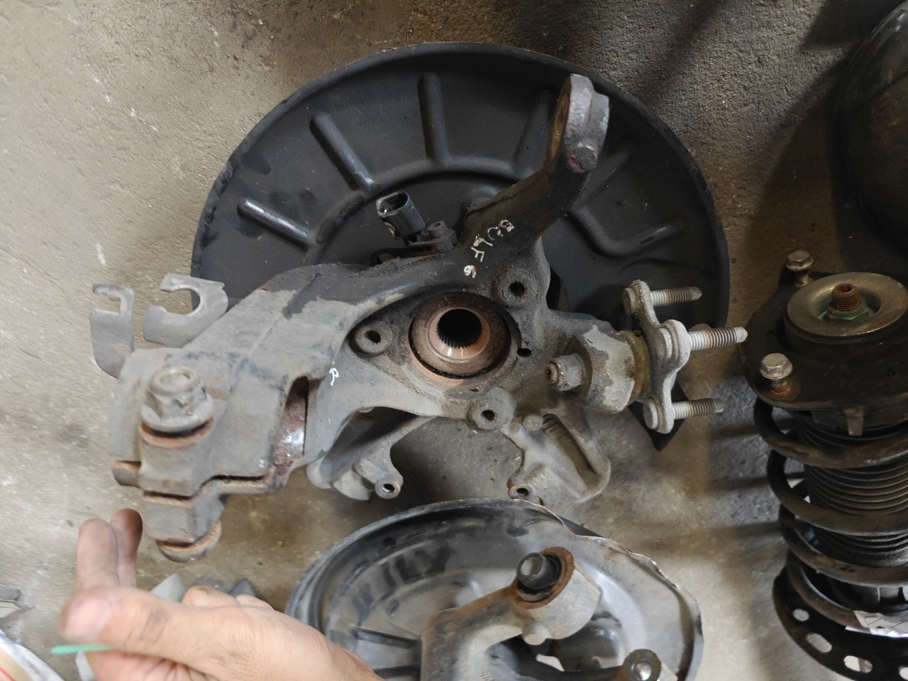 Manga de Eixo Frente Direita VOLKSWAGEN GOLF VI (5K1) | 08 - 14 Imagem-1 Manga de Eixo Frente Direita VOLKSWAGEN GOLF VI (5K1) | 08 - 14 Imagem-1