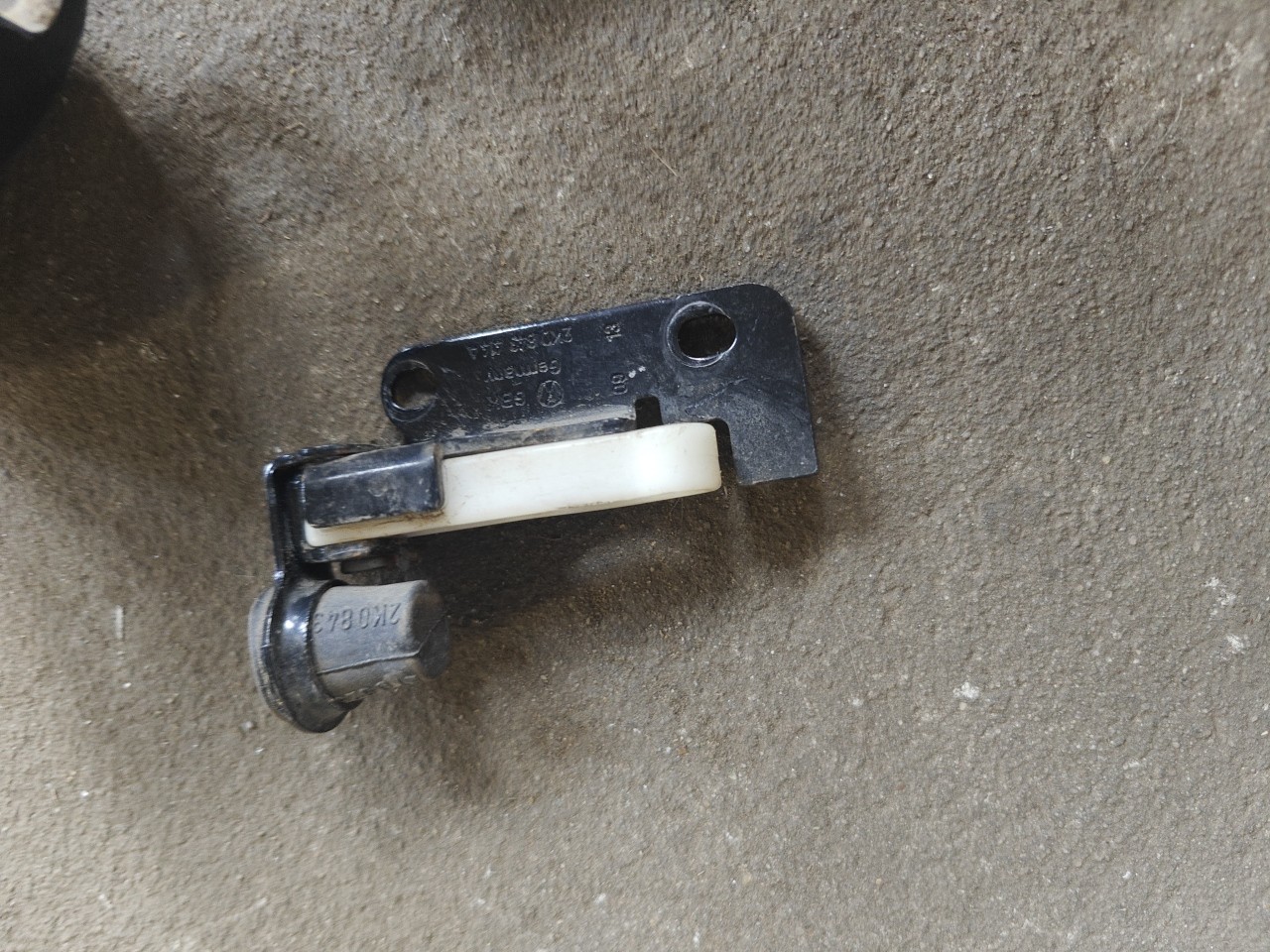 Batente da Mala Direita VOLKSWAGEN CADDY III Combi (2KB, 2KJ, 2CB, 2CJ) | 04 - 15