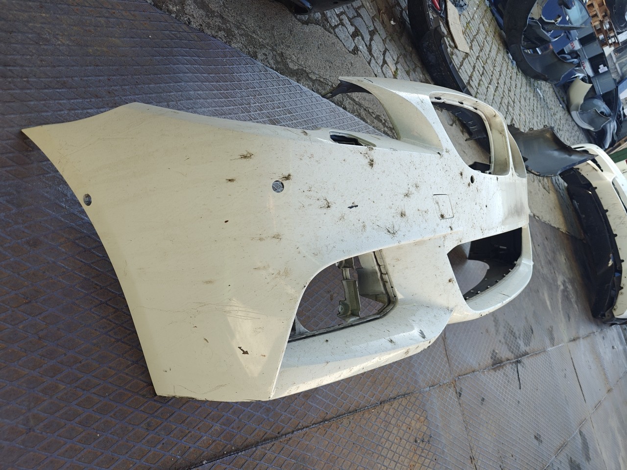 Parachoques Frente / Para Choques Frontal nu BMW 5 (F10) | 09 - 16 Imagem-1