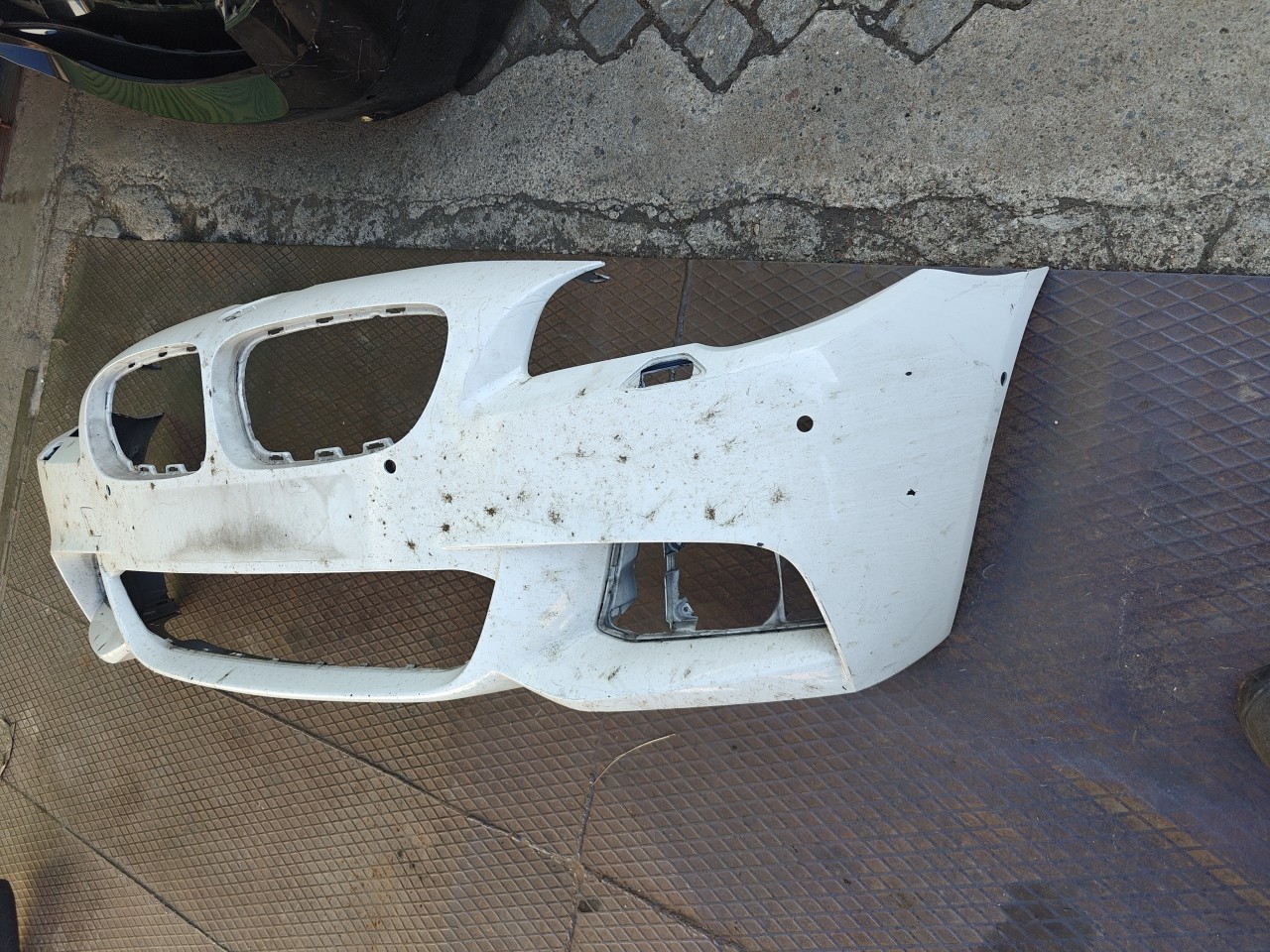 Parachoques Frente / Para Choques Frontal nu BMW 5 (F10) | 09 - 16 Imagem-5