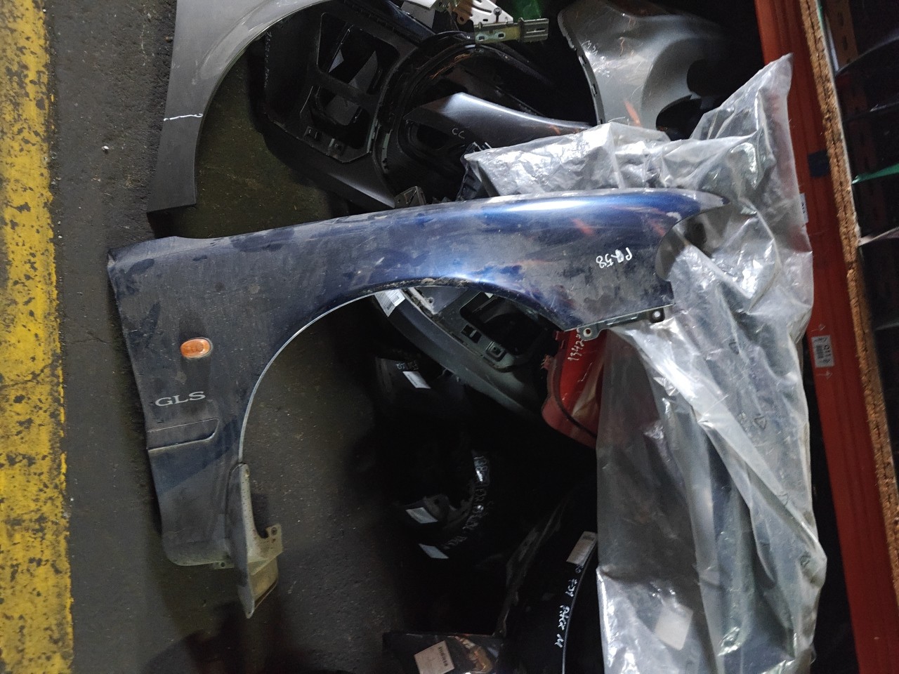 Guarda Lamas Frente Direito HYUNDAI SONATA II (Y-2) | 88 - 93